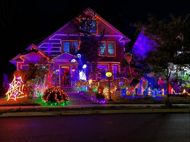 Asbury Park NJ Halloween Lights On House 640x479 
